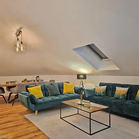 Design-penthouse I 90qm I Europapark 20 Min I Boxspring I Nespresso I Parking * Lahr (Baden-Wurttemberg)